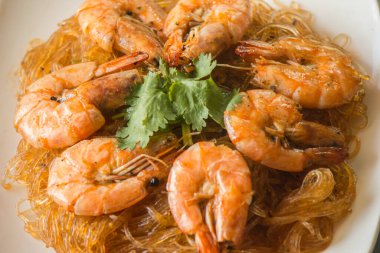 Tayland yemeği, fırında karides, Vermicelli, Lezzetli, popüler ve pişirmesi kolay..