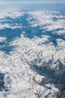 Yukarıda da görüleceği karlı dağlar