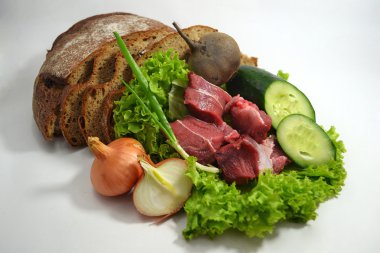 Ekmek et ve yeşillik ile