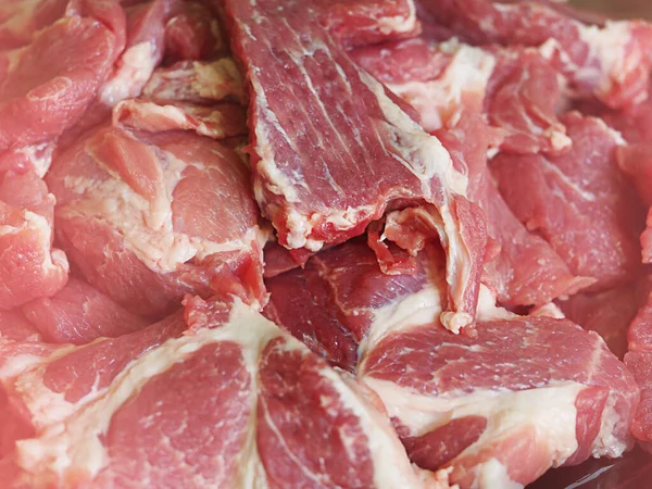 Кусочки свежего мяса — стоковое фото