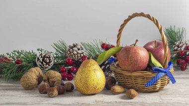 Yeni yıl tatili için sonbahar meyve hasadı