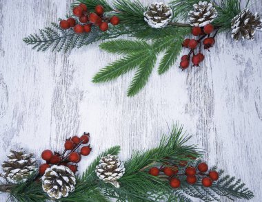 Süslü ladin dallarıyla yeni yıl kartı. Yeni yıl çerçevesi