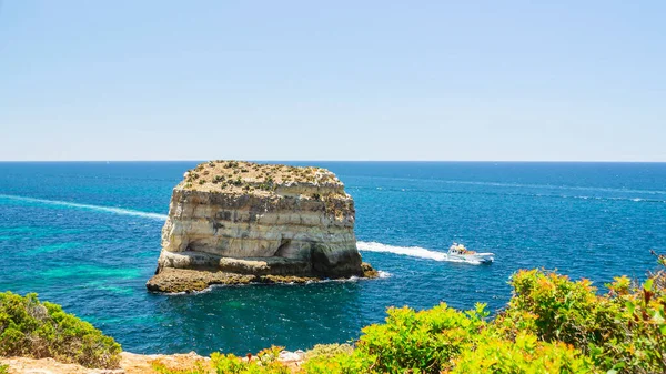 Lonely Rock Ocean Coast — Stock Photo, Image