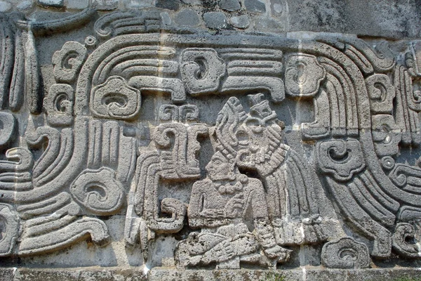 Meksika tüylü yılanın Toltec Tapınağı