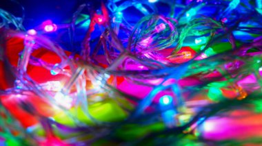 Bulanık temada çekilen renkli ışıklar