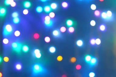 Açık mavi arkaplan, çok renkli ve ilginç görünüyor.