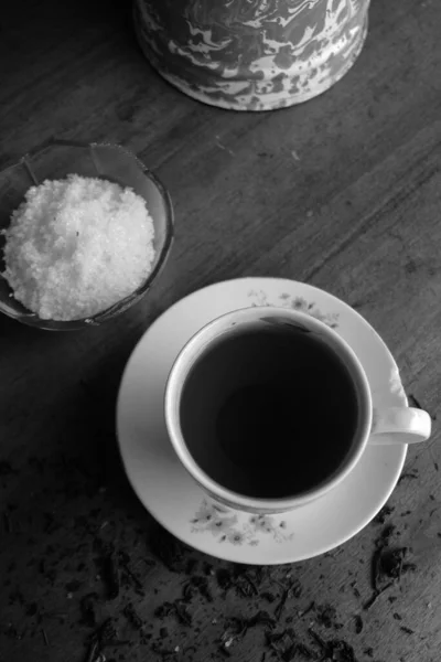 Φωτογραφία Του Τσαγιού Και Του Καφέ Ένα Ξύλινο Τραπέζι Ιδανικό — Φωτογραφία Αρχείου