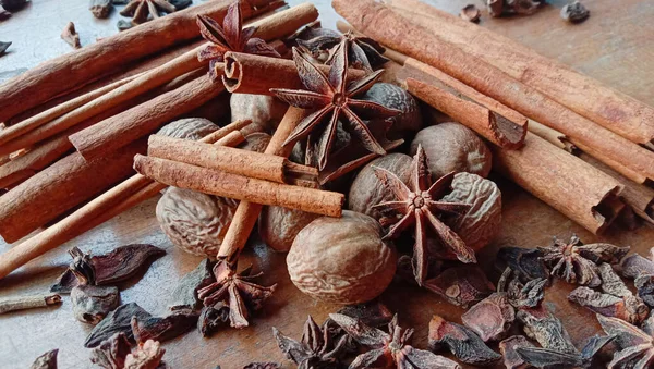 Photos Authentic Indonesian Spices Cinnamon Anise Cumin Nutmeg — Stok fotoğraf