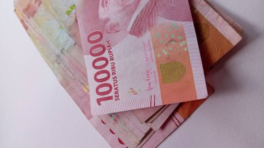 100 bin rupi, Endonezya 'nın devlet para birimi, 23 Mart 2021