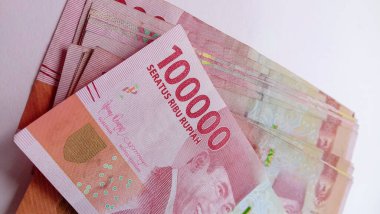 100 bin rupi, Endonezya 'nın devlet para birimi, 23 Mart 2021