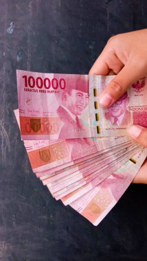 100 bin rupi, Endonezya 'nın devlet para birimi, 23 Mart 2021