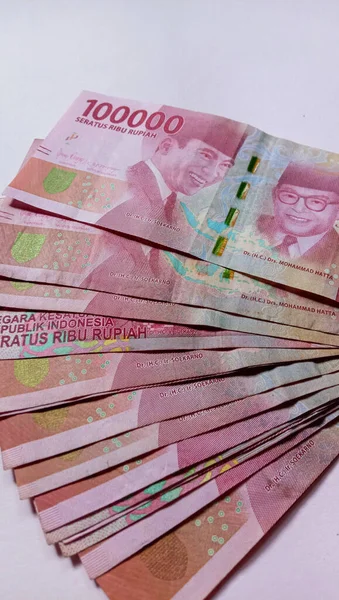 Währung Von 100 000 Rupiah Der Staatswährung Indonesiens März 2021 — Stockfoto