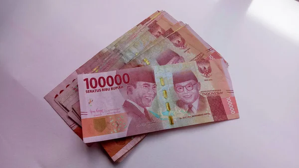 Währung Von 100 000 Rupiah Der Staatswährung Indonesiens März 2021 — Stockfoto