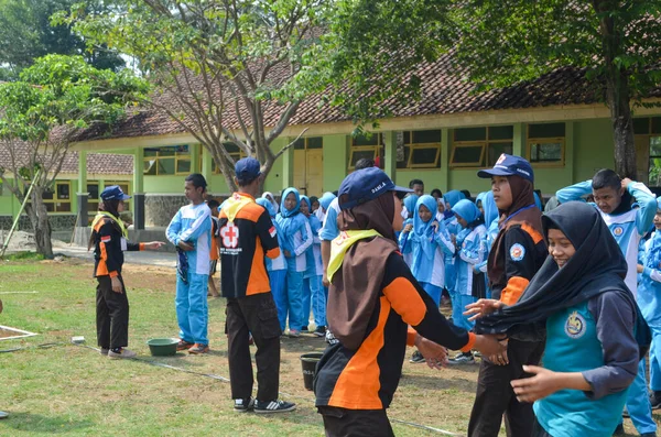 Maggio 2017 Wadaslintang Wonosobo Indonesia Bambini Della Croce Rossa Stavano — Foto Stock