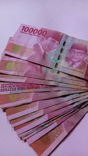 Währung Von 100 000 Rupiah Der Staatswährung Indonesiens März 2021 — Stockfoto