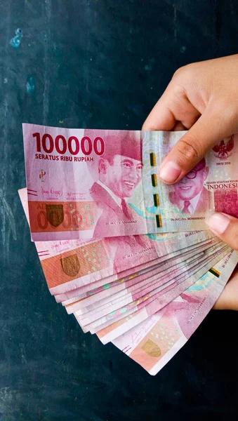 Foto Der Roten 100 000 Währung Der Indonesischen Staatswährung — Stockfoto
