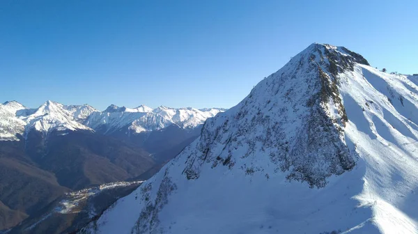 Pic Enneigé Par Une Journée Bleu Vif Krasnaya Polyana Krasnodarsky — Photo