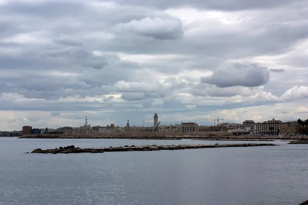 Panorama de Bari en Italie, vue de la mer — Photo