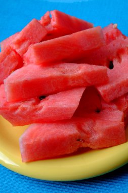 Bir karpuz parçaları 