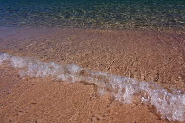 Kristal deniz suyu Pinus Village, Sardunya.