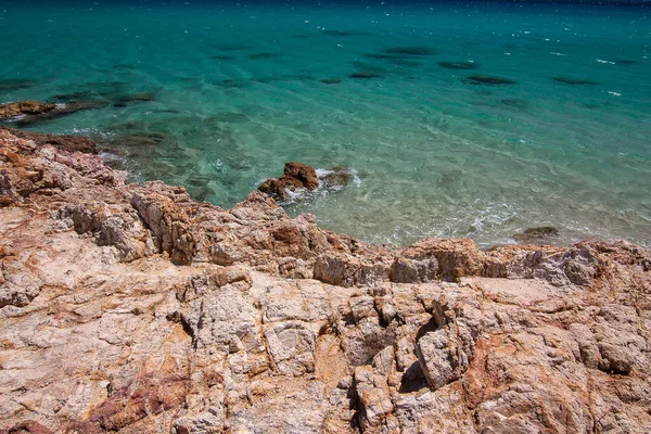 Widokiem na morze w miejscowości Pinus, Sardynia. — Zdjęcie stockowe