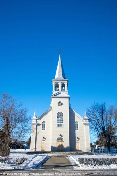 Beautiful White Church Village — Stock Photo, Image
