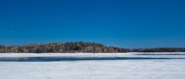 Güzel karlı kış manzarası 