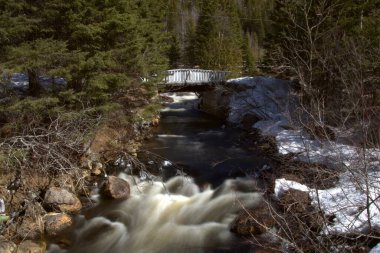 Quebec 'teki Kanada kışlarında soğuk nehir