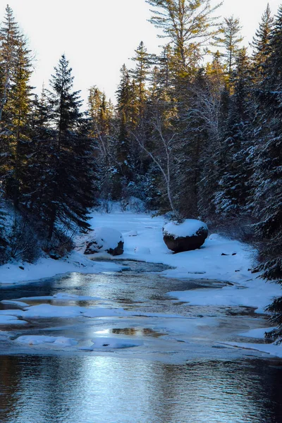 Schöne Aussicht Auf Verschneite Winterlandschaft — Stockfoto