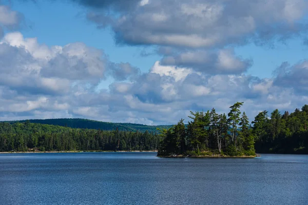 Bela Paisagem Lago Com Nuvens — Fotografia de Stock