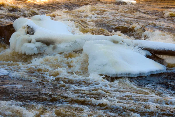 Παγωμένος Ποταμός Στους Καναδικούς Χειμώνες Στο Κεμπέκ — Φωτογραφία Αρχείου