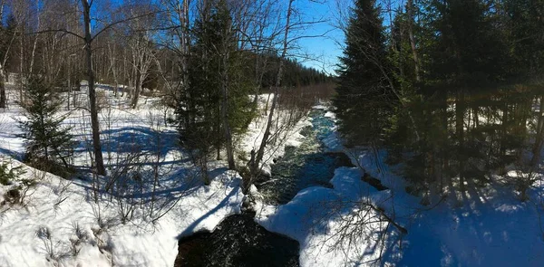 Hermosa Vista Del Río Paisaje Invierno Nevado — Foto de Stock