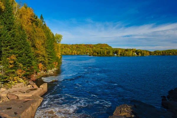 Beau Paysage Automne Avec Arbres Lac — Photo