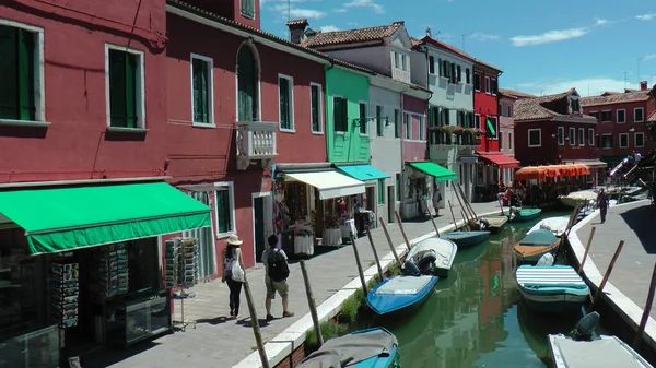 Bonita Vista Del Pequeño Canal Burano Italia Cerca Venecia — Foto de Stock