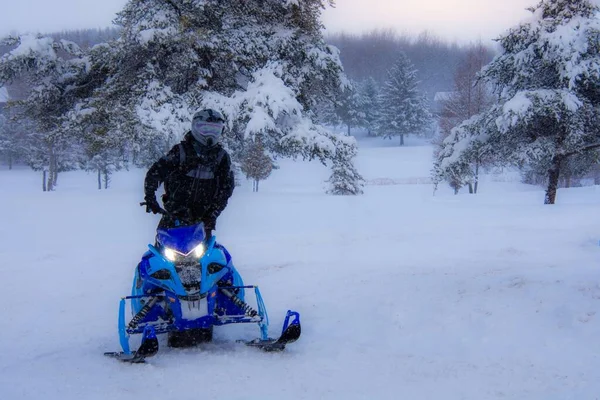 Snowmobile Στον Καναδικό Χειμώνα — Φωτογραφία Αρχείου