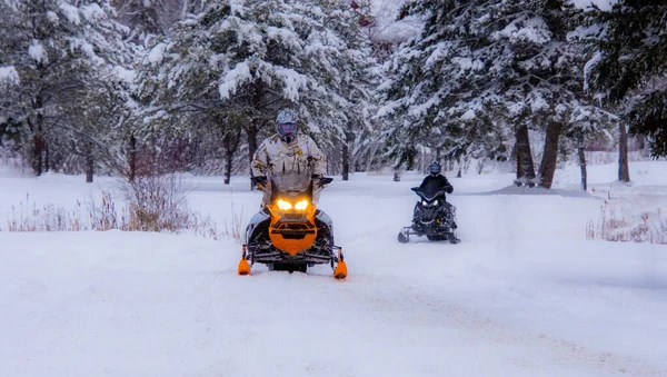 加拿大冬季的雪地摩托 — 图库照片