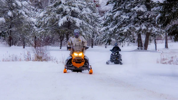 Snowmobiles Στον Καναδικό Χειμώνα — Φωτογραφία Αρχείου