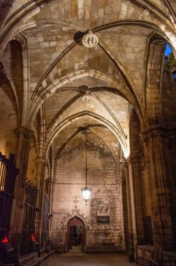 Barselona 'daki katedralin içi 