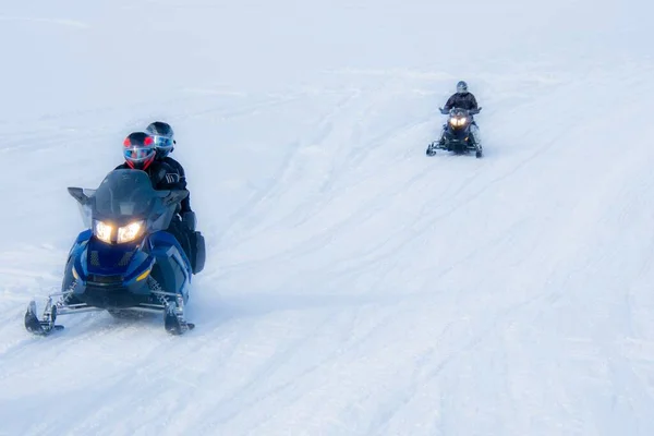 Kışın karda kar motosikletleri