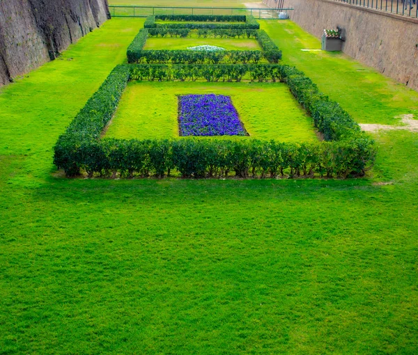 Montjuic Kalesi Yakınlarındaki Güzel Park Manzarası Eski Askeri Kale — Stok fotoğraf