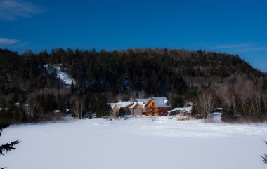 Güzel karlı kış manzarası 