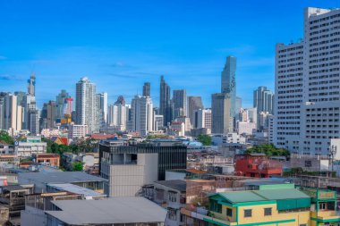 Bangkok, Tayland - 25 Ekim 2025: Hem modern hem de daha yoksul mimarisi ile Tayland 'ın Bangkok kentinin manzarası