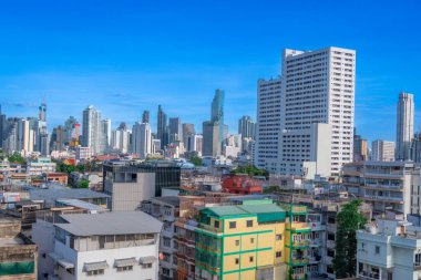 Bangkok, Tayland - 25 Ekim 2025: Hem modern hem de daha yoksul mimarisi ile Tayland 'ın Bangkok kentinin manzarası