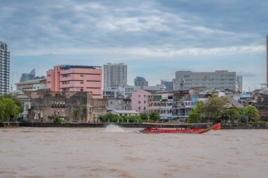 Bangkok, Tayland - 25 Ekim 2025: Hem modern hem de daha yoksul mimarisi ile Tayland 'ın Bangkok kentinin manzarası