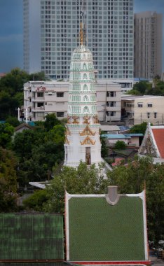 Bangkok, Tayland - 25 Ekim 2025: Hem modern hem de daha yoksul mimarisi ile Tayland 'ın Bangkok kentinin manzarası