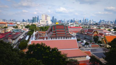Bangkok, Tayland - 26 Ekim 2025: Tayland 'ın Bangkok kentinin eski ve modern mimarisi şehrin benzersizliğini gösteriyor