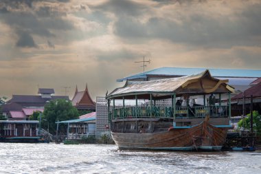 Kanchanaburi, Tayland - 29 Ekim 2025: Kanchanaburi, Tayland