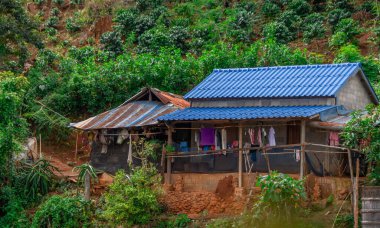 Kuzey Tayland 'daki Pa Tueng dağ köyü, Laos sınırına yakın.