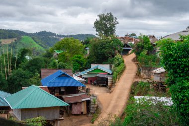 Kuzey Tayland 'daki Pa Tueng dağ köyü, Laos sınırına yakın.