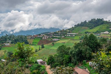 Kuzey Tayland 'daki dağ köyü çevresindeki güzel manzara